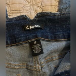D. Jeans Classic Blue Denim